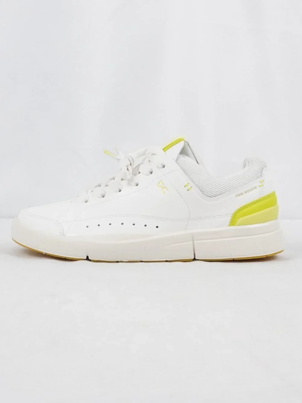 ON THE ROGER Centre Court Sneakers In White/Limelight - Women's Size 9 - NEW